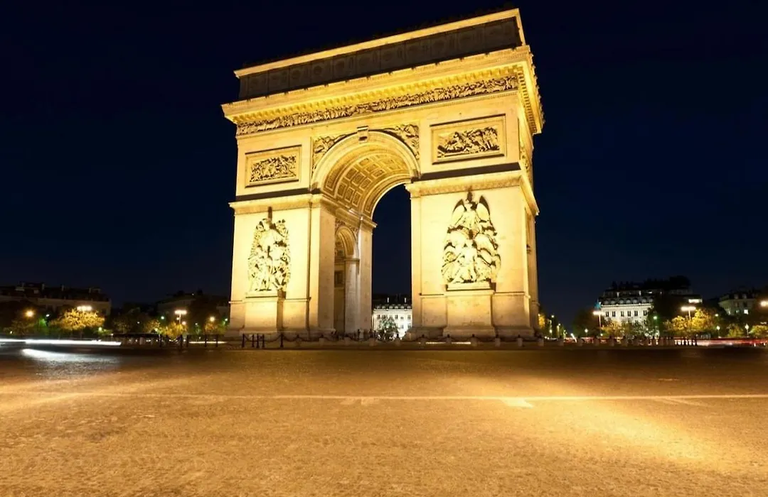 Chic Apartment Arc de Triomphe-Champs Élysées-1