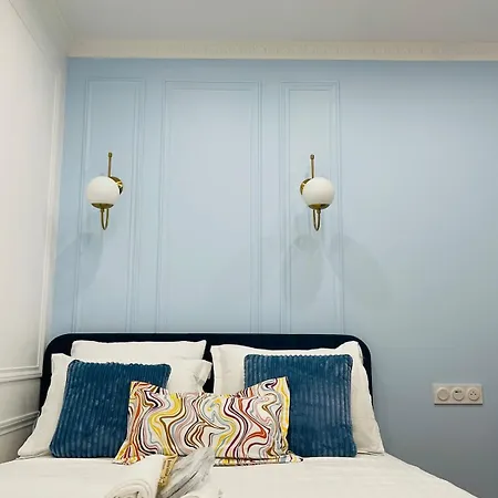 Chic Apartment Arc de Triomphe-Champs Élysées-2